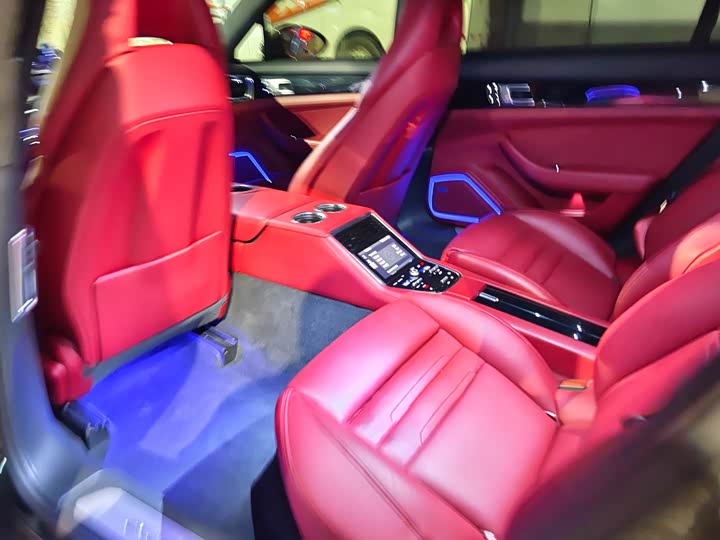 Фото 5 - Porsche Panamera