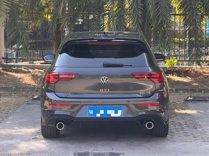 Фото 5 - Volkswagen Golf GTI