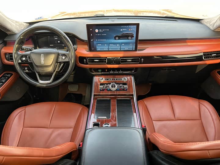 Фото 9 - Lincoln Aviator