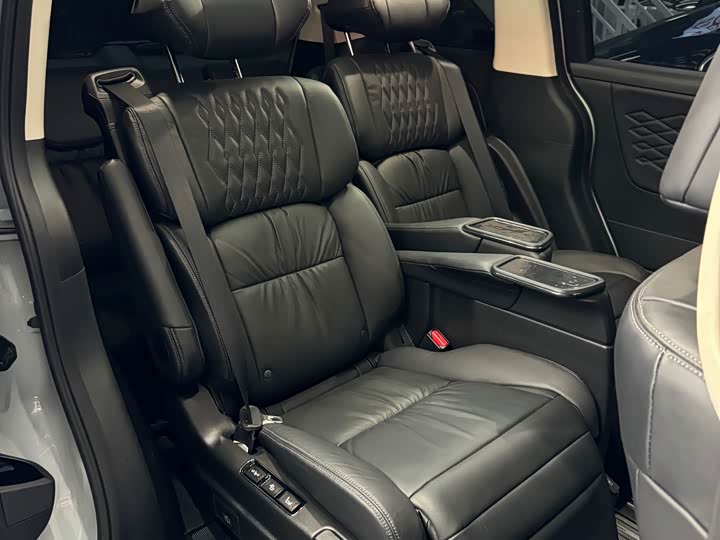 Фото 7 - Honda Elysion