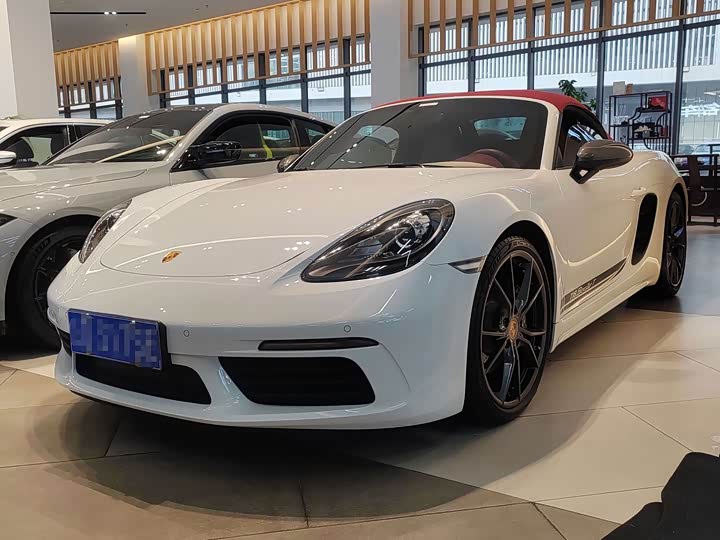 Фото 1 - Porsche 718