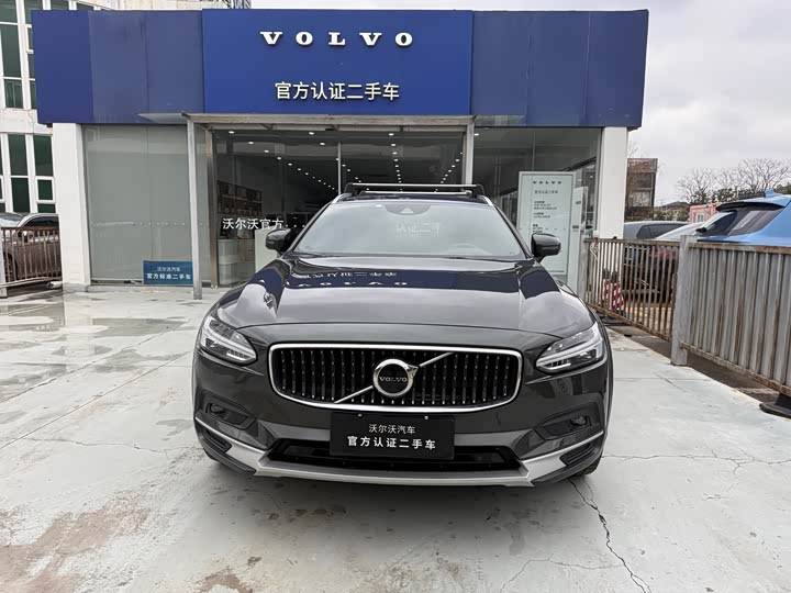 Фото 2 - Volvo V90
