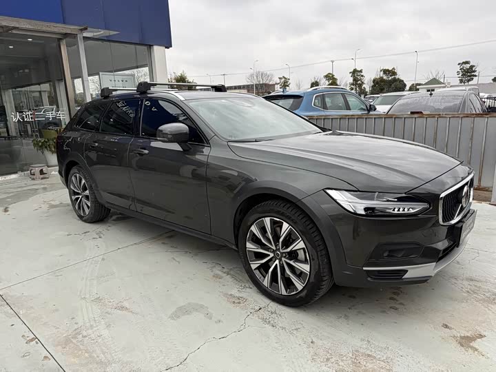 Фото 3 - Volvo V90