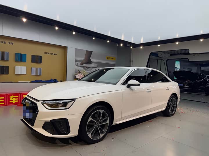 Фото 1 - Audi A4L