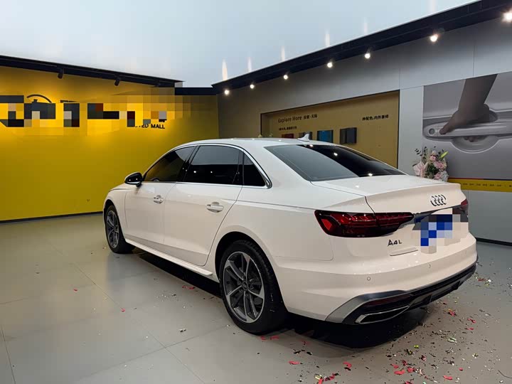 Фото 4 - Audi A4L