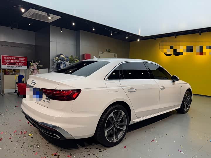 Фото 6 - Audi A4L