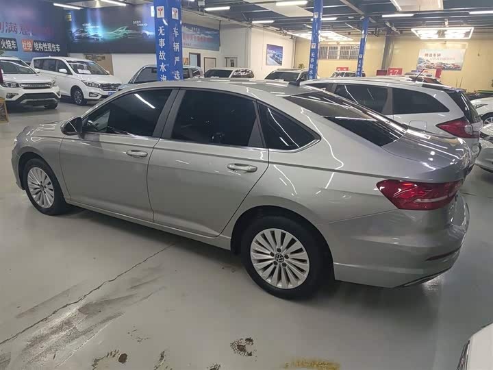 Фото 5 - Volkswagen Lavida