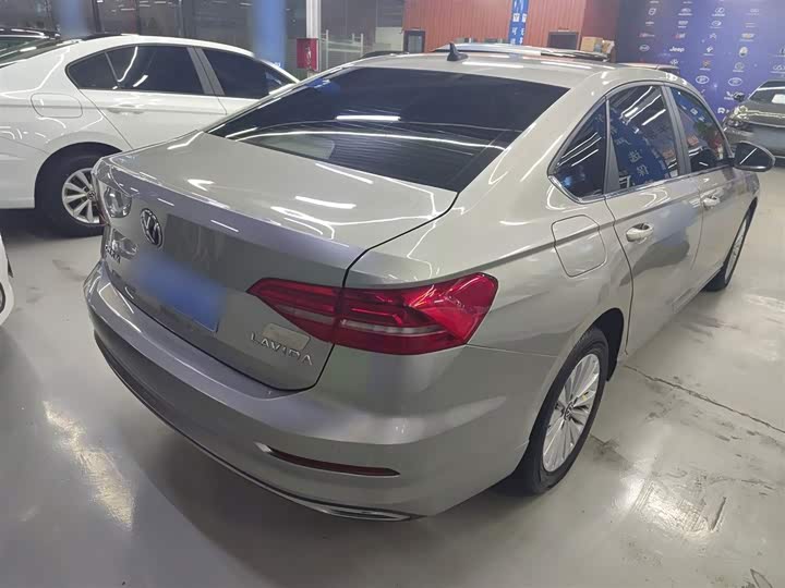 Фото 7 - Volkswagen Lavida