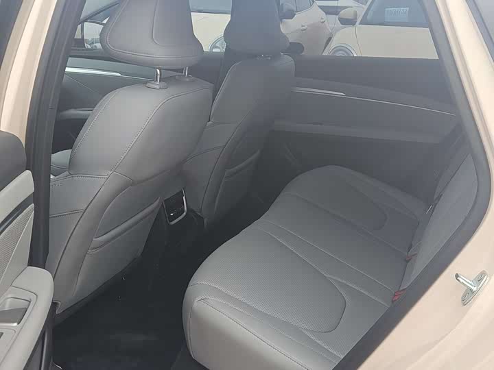 Фото 6 - XPeng Mona M03