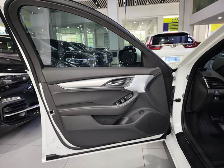 Фото 4 - Cadillac CT5