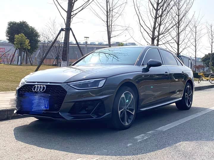 Фото 1 - Audi A4L