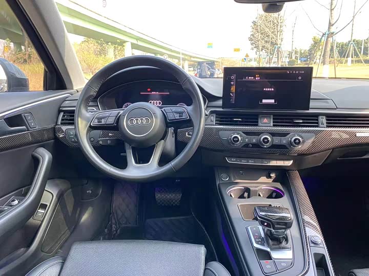 Фото 4 - Audi A4L