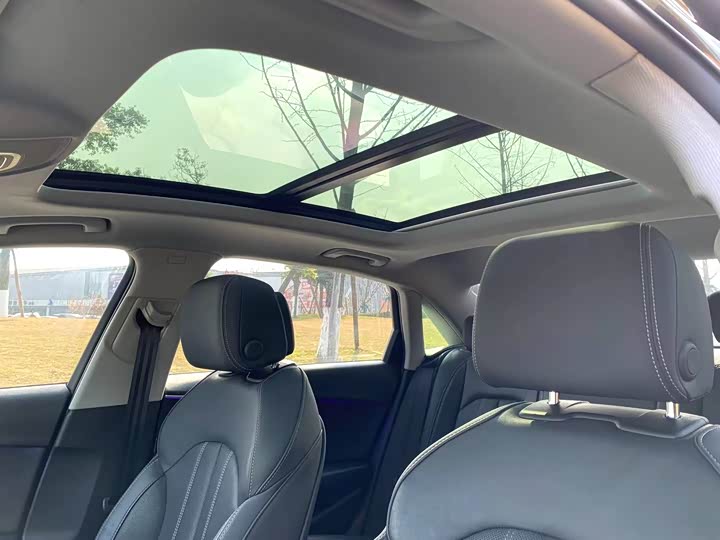 Фото 5 - Audi A4L