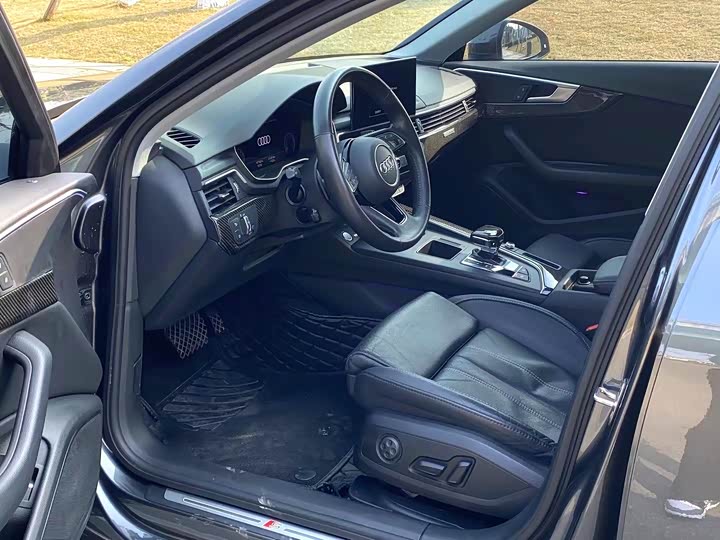 Фото 6 - Audi A4L