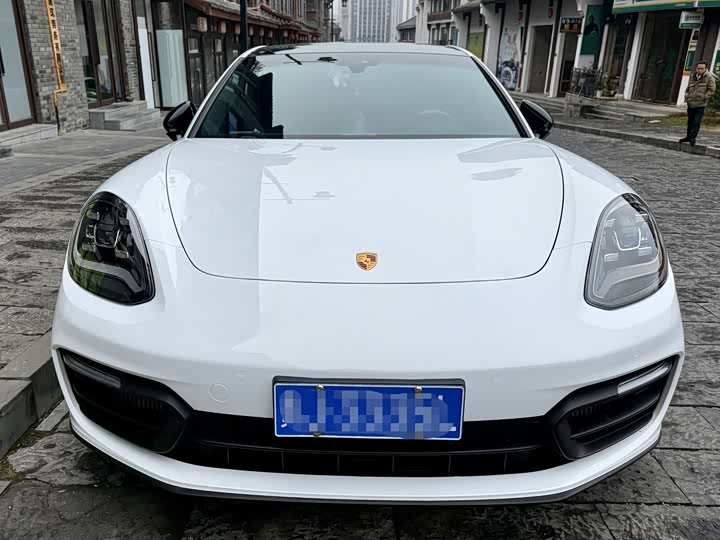 Фото 2 - Porsche Panamera