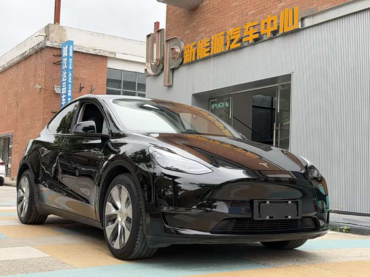 Фото 3 - Tesla Model Y