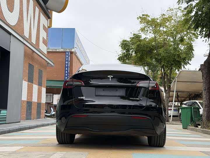 Фото 8 - Tesla Model Y