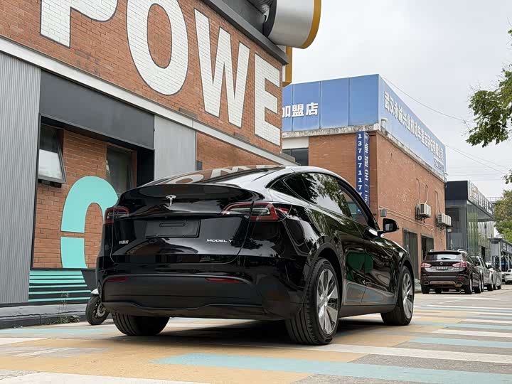 Фото 9 - Tesla Model Y