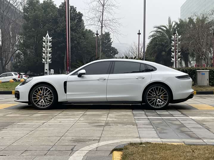 Фото 5 - Porsche Panamera