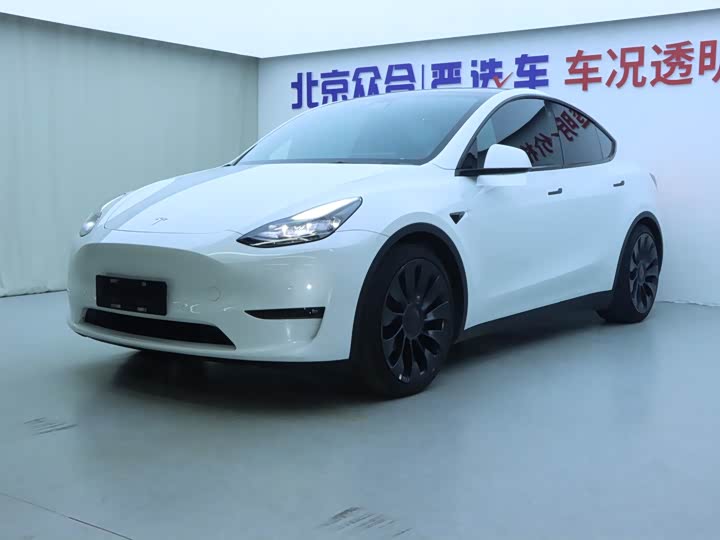 Фото 1 - Tesla Model Y