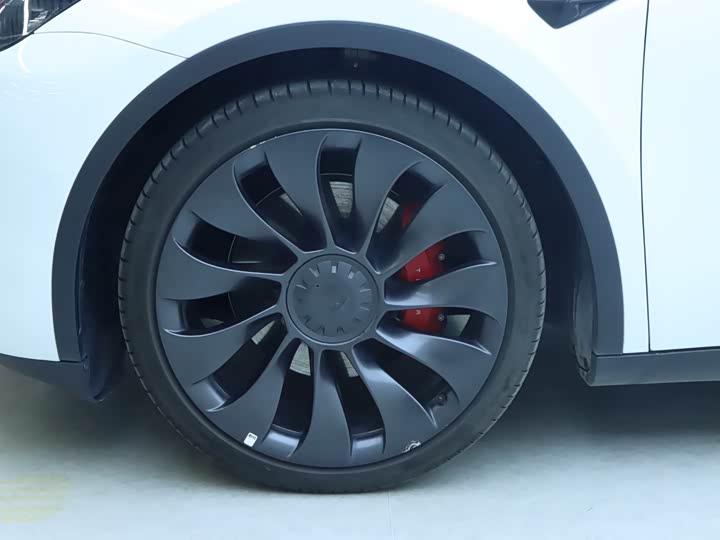 Фото 4 - Tesla Model Y