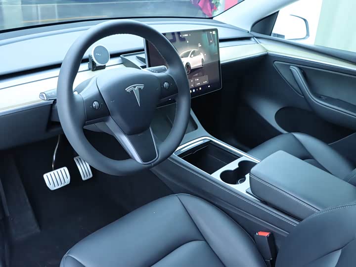 Фото 6 - Tesla Model Y