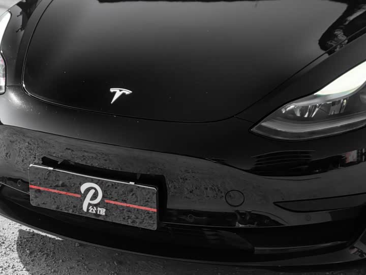 Фото 8 - Tesla Model 3