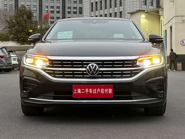 Фото 2 - Volkswagen Passat