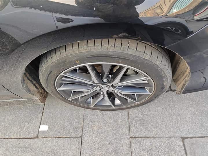 Фото 5 - Toyota Camry