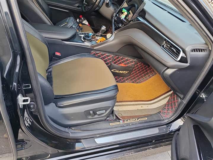 Фото 7 - Toyota Camry