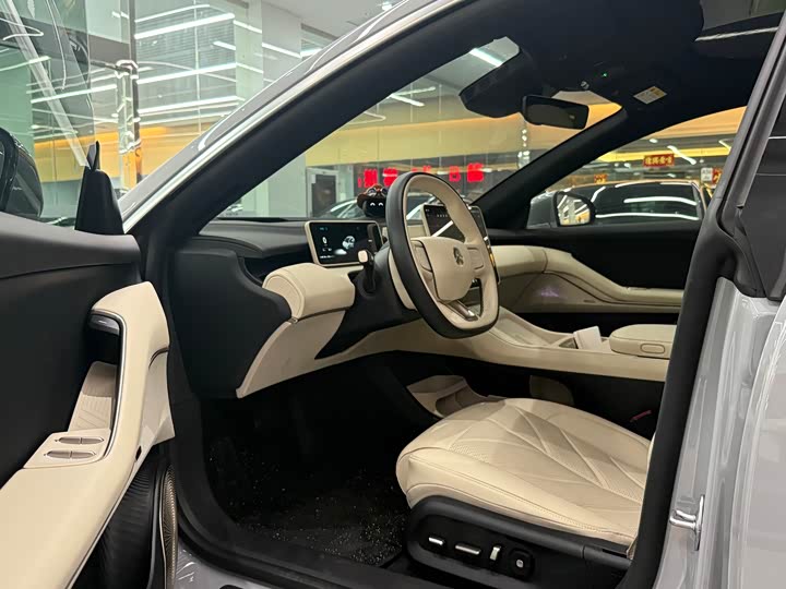 Фото 4 - Nio ET5T