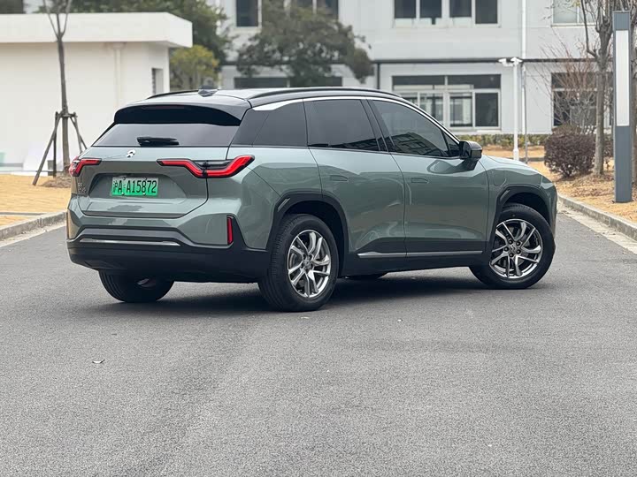 Фото 2 - Nio ES6