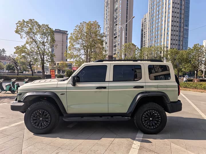 Фото 3 - Tank 300