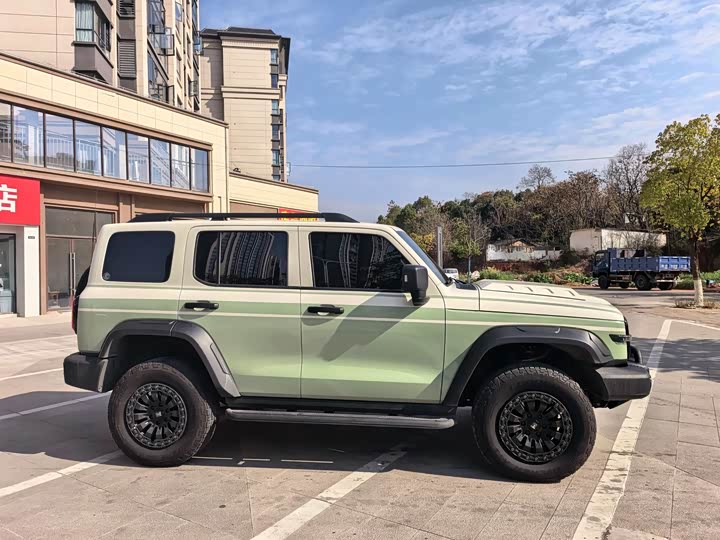 Фото 4 - Tank 300