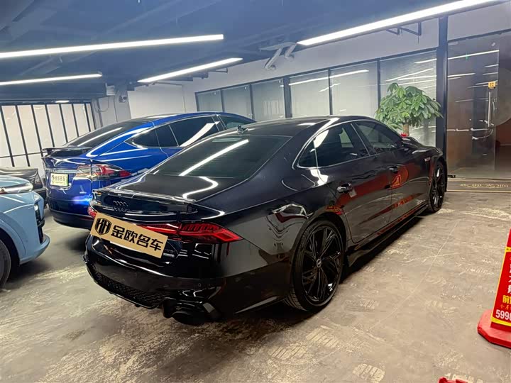 Фото 3 - Audi A7L