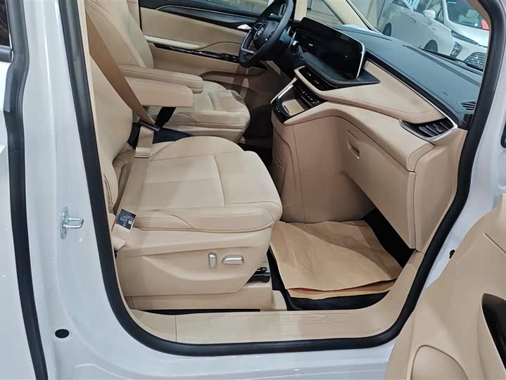 Фото 8 - Buick GL8 Hybrid