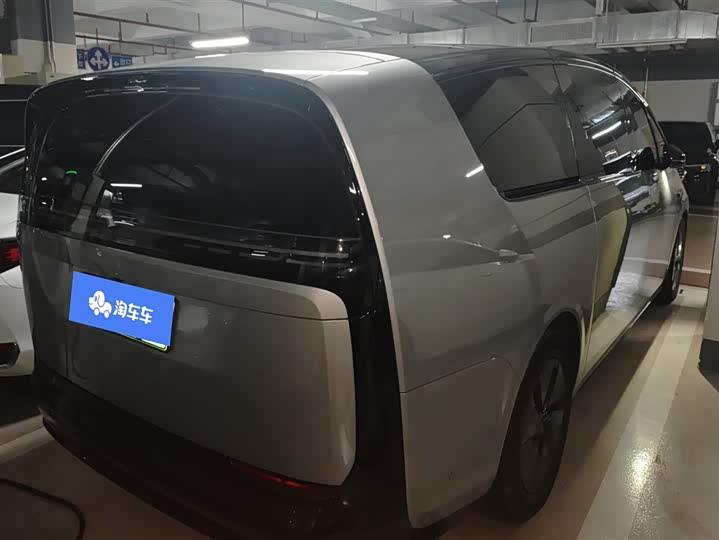 Фото 3 - LiXiang Mega