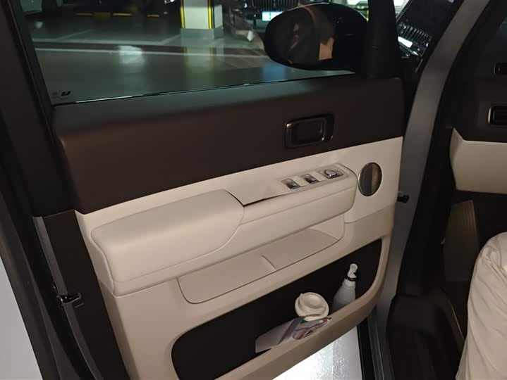 Фото 7 - LiXiang Mega