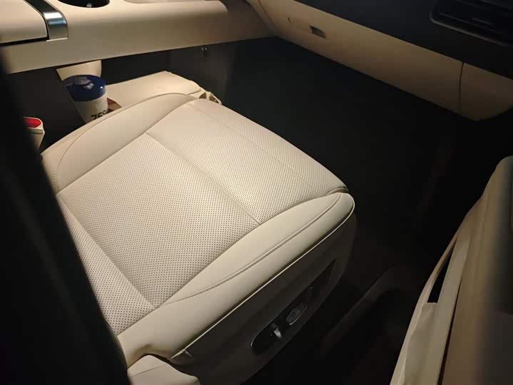 Фото 8 - LiXiang Mega