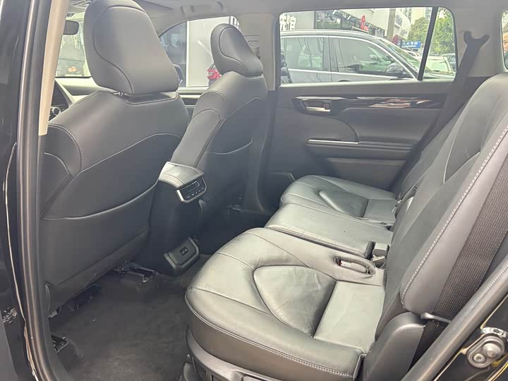 Фото 6 - Toyota Highlander