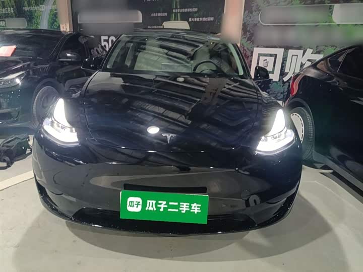 Фото 3 - Tesla Model Y