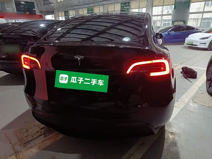 Фото 6 - Tesla Model Y