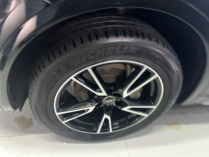 Фото 3 - Audi Q5L