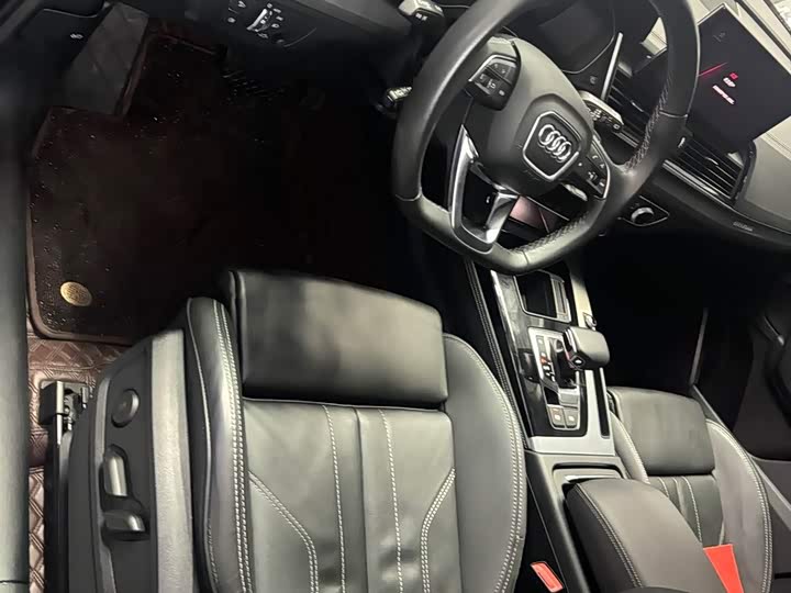 Фото 4 - Audi Q5L