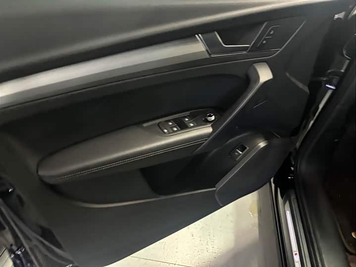 Фото 5 - Audi Q5L