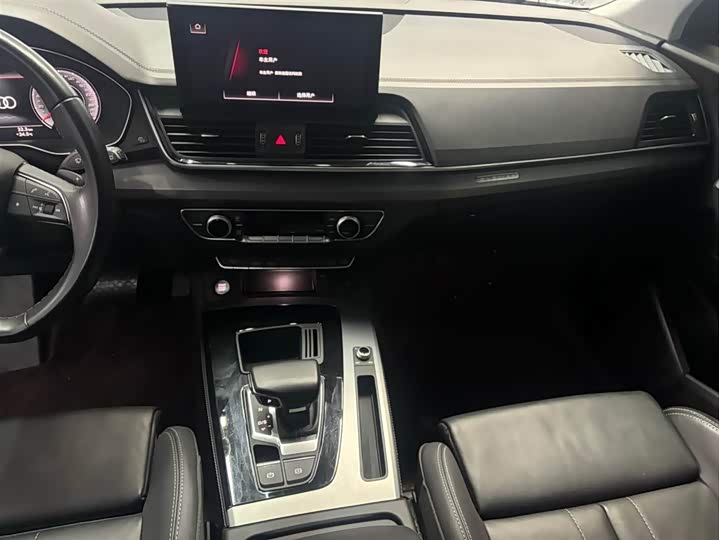 Фото 9 - Audi Q5L