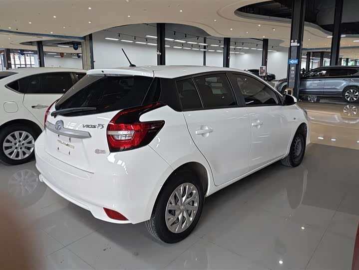 Фото 3 - Toyota Vios FS