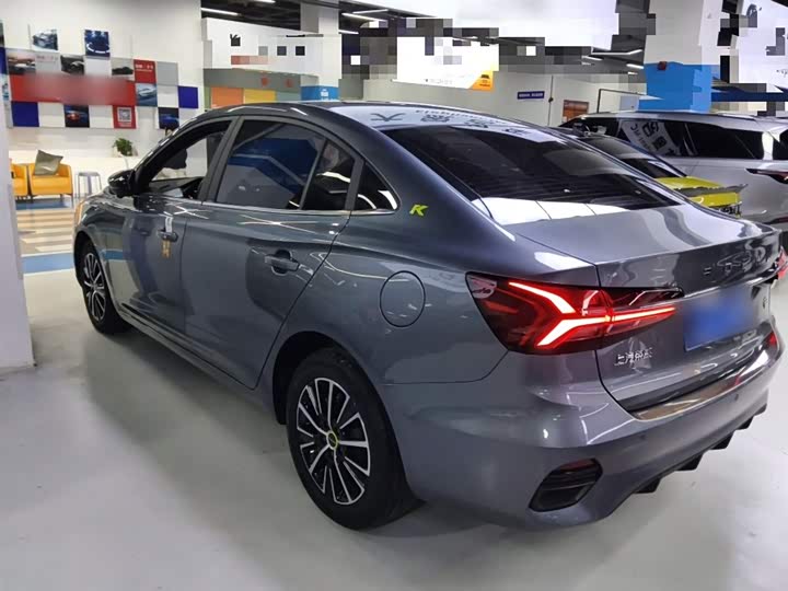 Фото 5 - Roewe i5