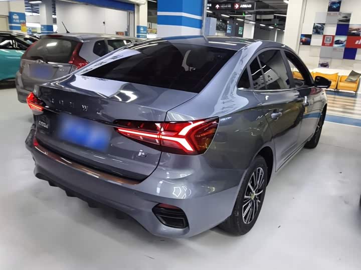 Фото 7 - Roewe i5