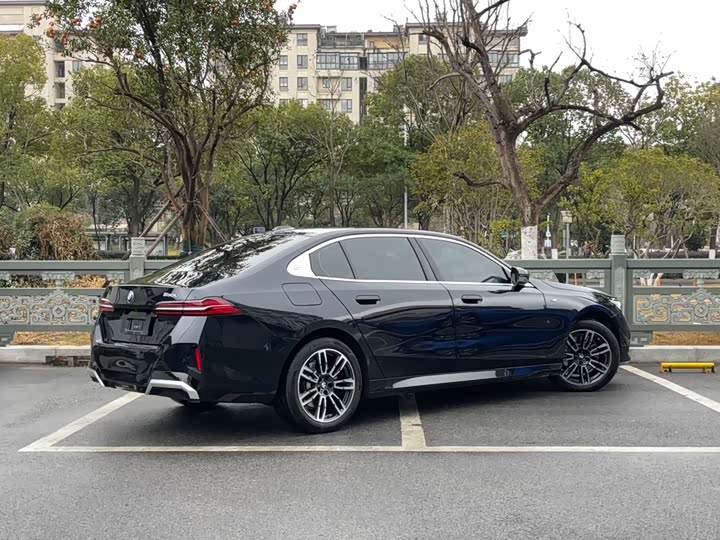 Фото 4 - BMW 5 Series